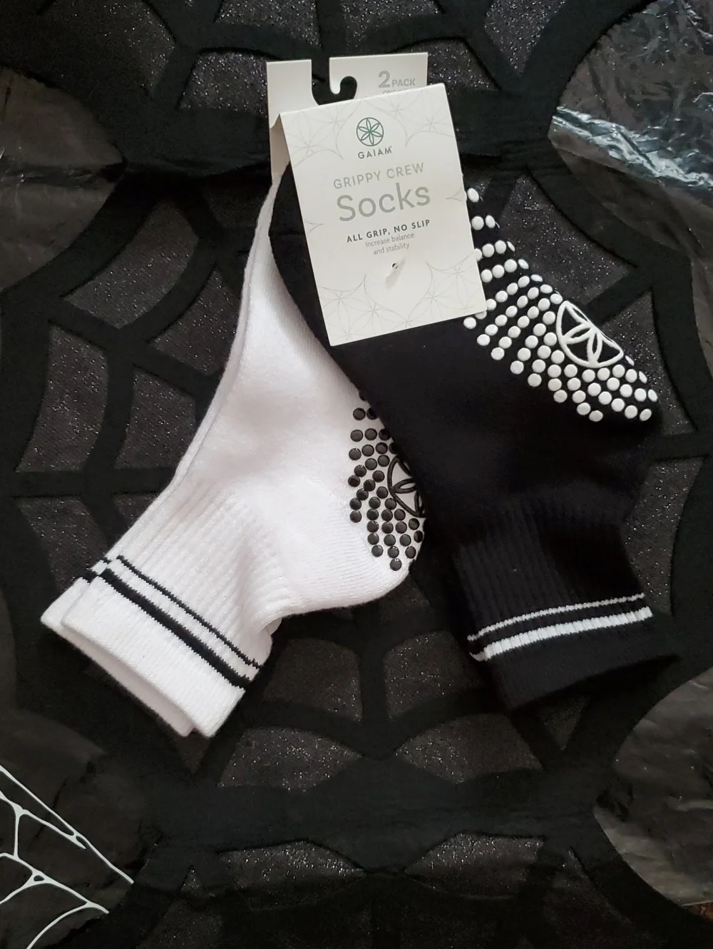 GAIAM Black & White Grippy Crew Socks - 2-Pack
